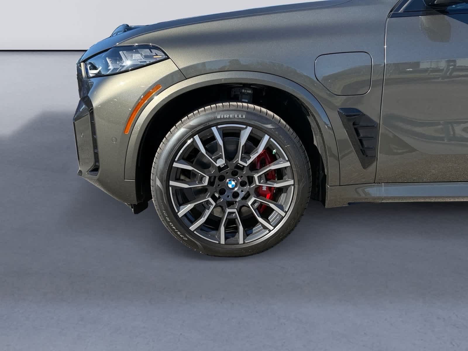 New 2026 BMW X5 xDrive50e w/ Executive Package image 9