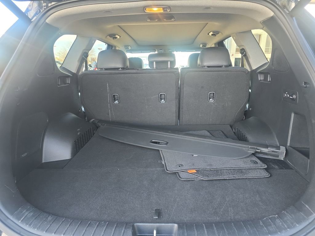 Used 2020 Hyundai Santa Fe Limited image 16