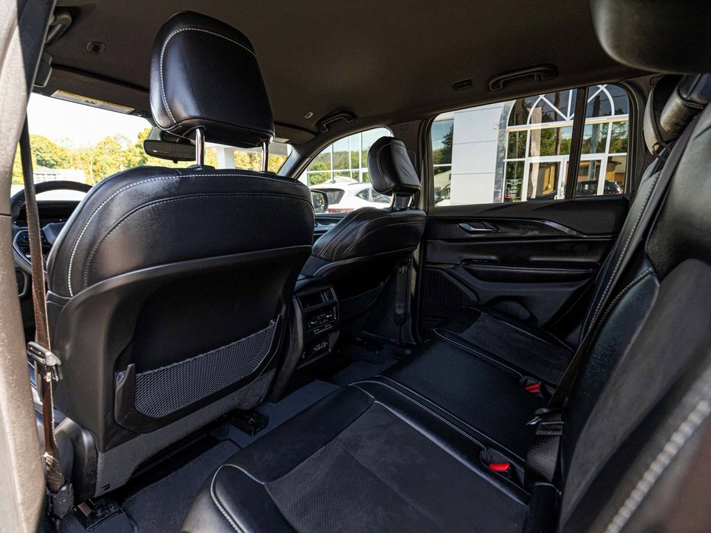 Used 2023 Jeep Grand Cherokee Altitude image 28