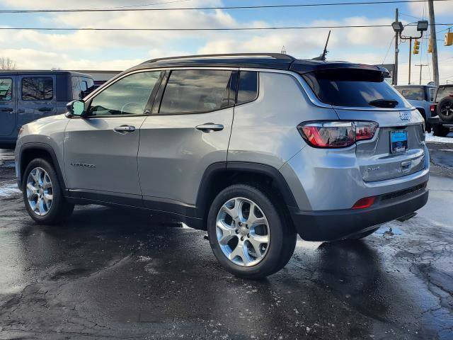 Used 2022 Jeep Compass Limited image 5