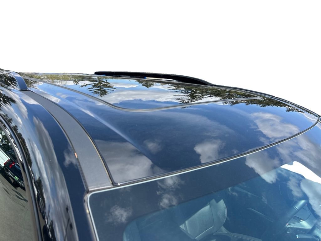 Used 2024 Chevrolet Traverse RS image 28