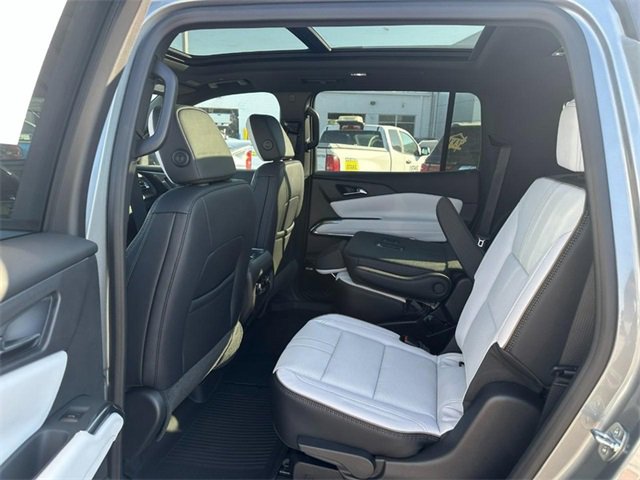 New 2026 Chevrolet Traverse High Country w/ LPO, Floor Liner Package image 5