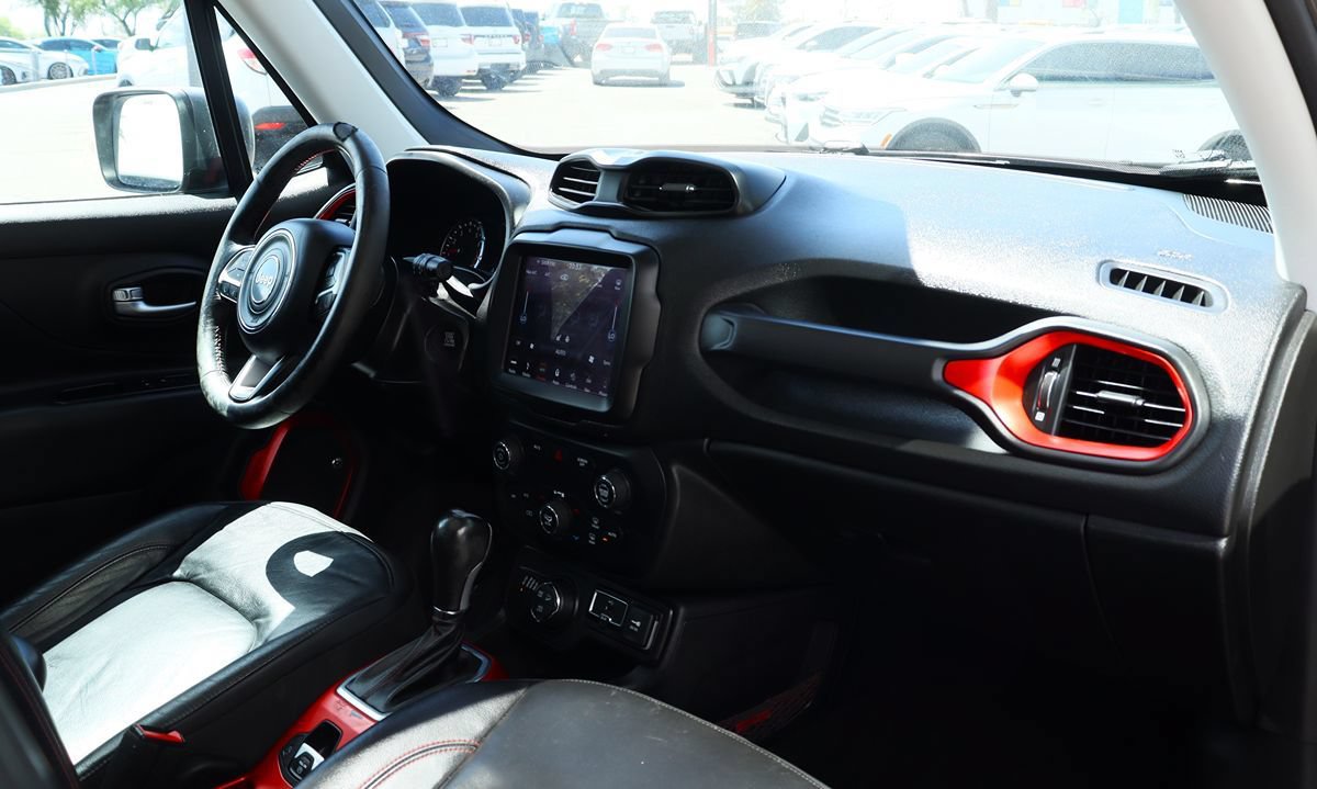 Used 2019 Jeep Renegade Trailhawk AWD/4WD image 35