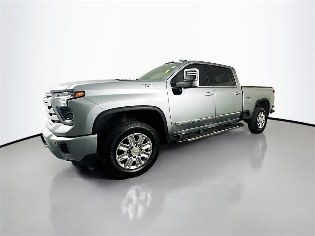 Used 2024 Chevrolet Silverado 2500 High Country image 3