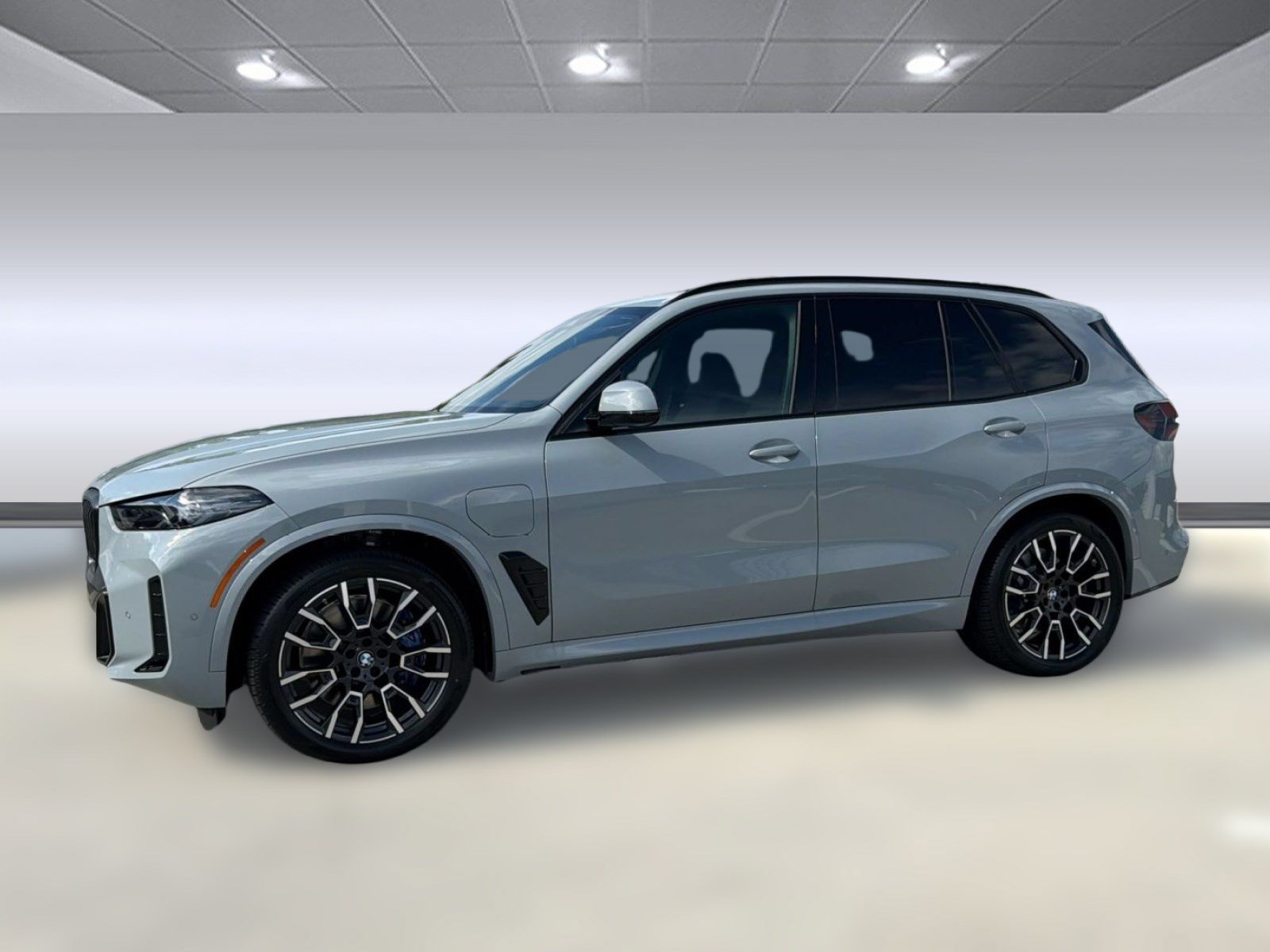 New 2026 BMW X5 xDrive50e w/ Executive Package AWD/4WD image 2