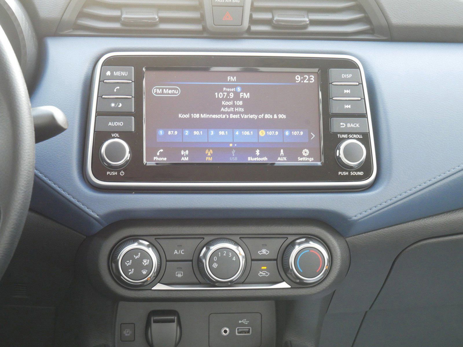 New 2025 Nissan Versa SV w/ Trunk Package image 8