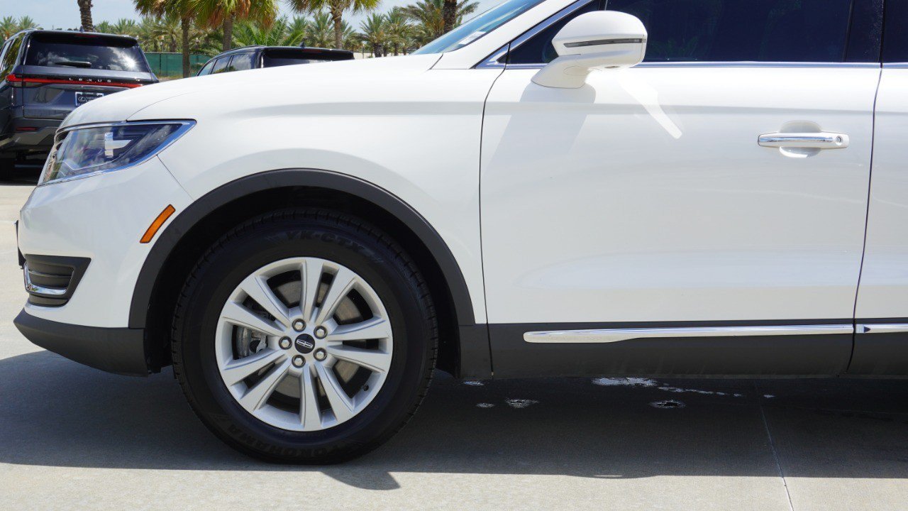 Used 2016 Lincoln MKX Premiere w/ Cargo Accessories Package FWD image 10