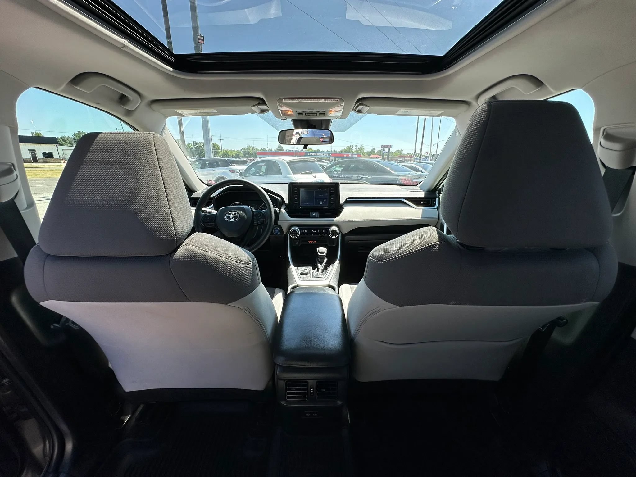 Used 2021 Toyota RAV4 XLE w/ Convenience Package AWD/4WD image 15