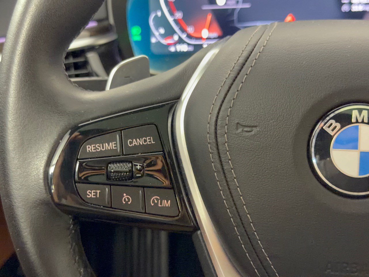 Used 2023 BMW 530i w/ Premium Package RWD image 18