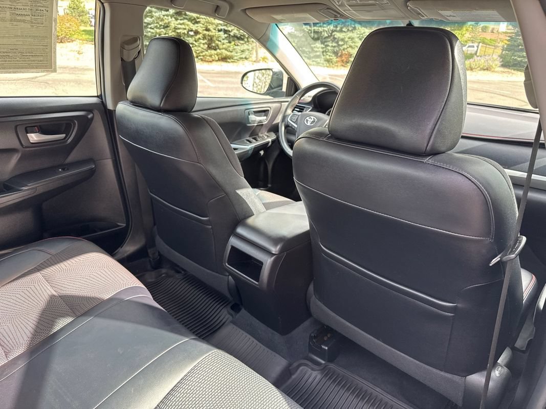 Used 2016 Toyota Camry SE FWD image 21