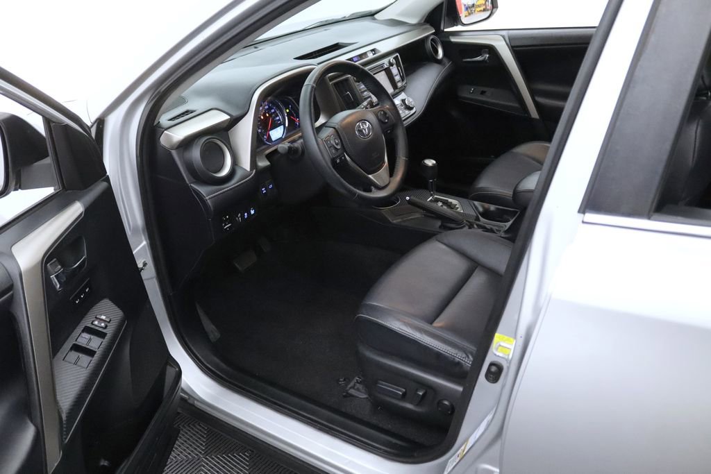Used 2014 Toyota RAV4 Limited w/ Technology Package image 14
