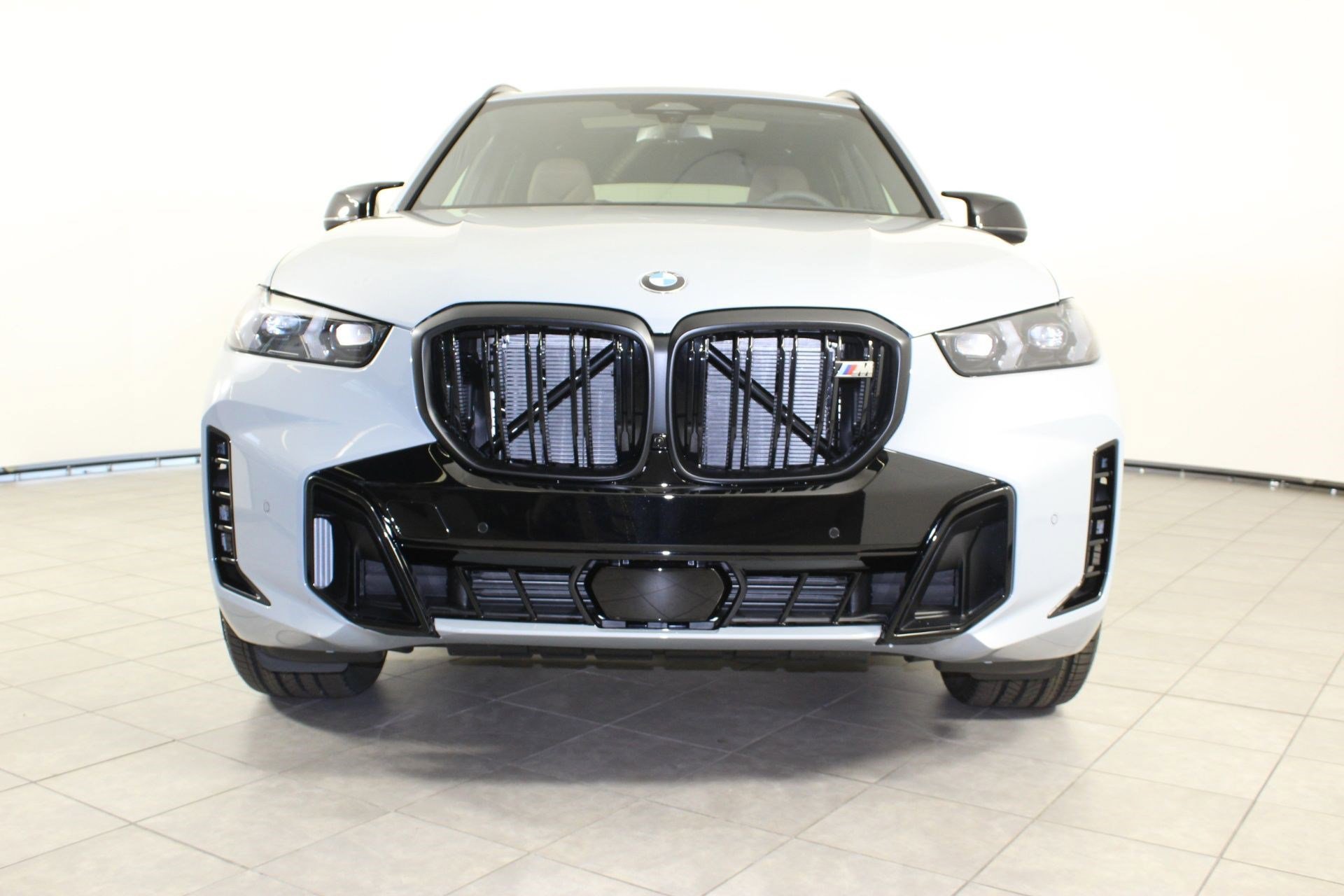 New 2026 BMW X5 M60i w/ Climate Comfort Package AWD/4WD image 6