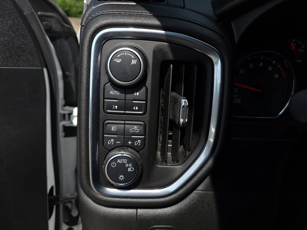 Used 2019 Chevrolet Silverado 1500 LT Trail Boss AWD/4WD image 28