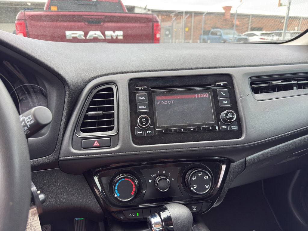 Used 2022 Honda HR-V LX image 6