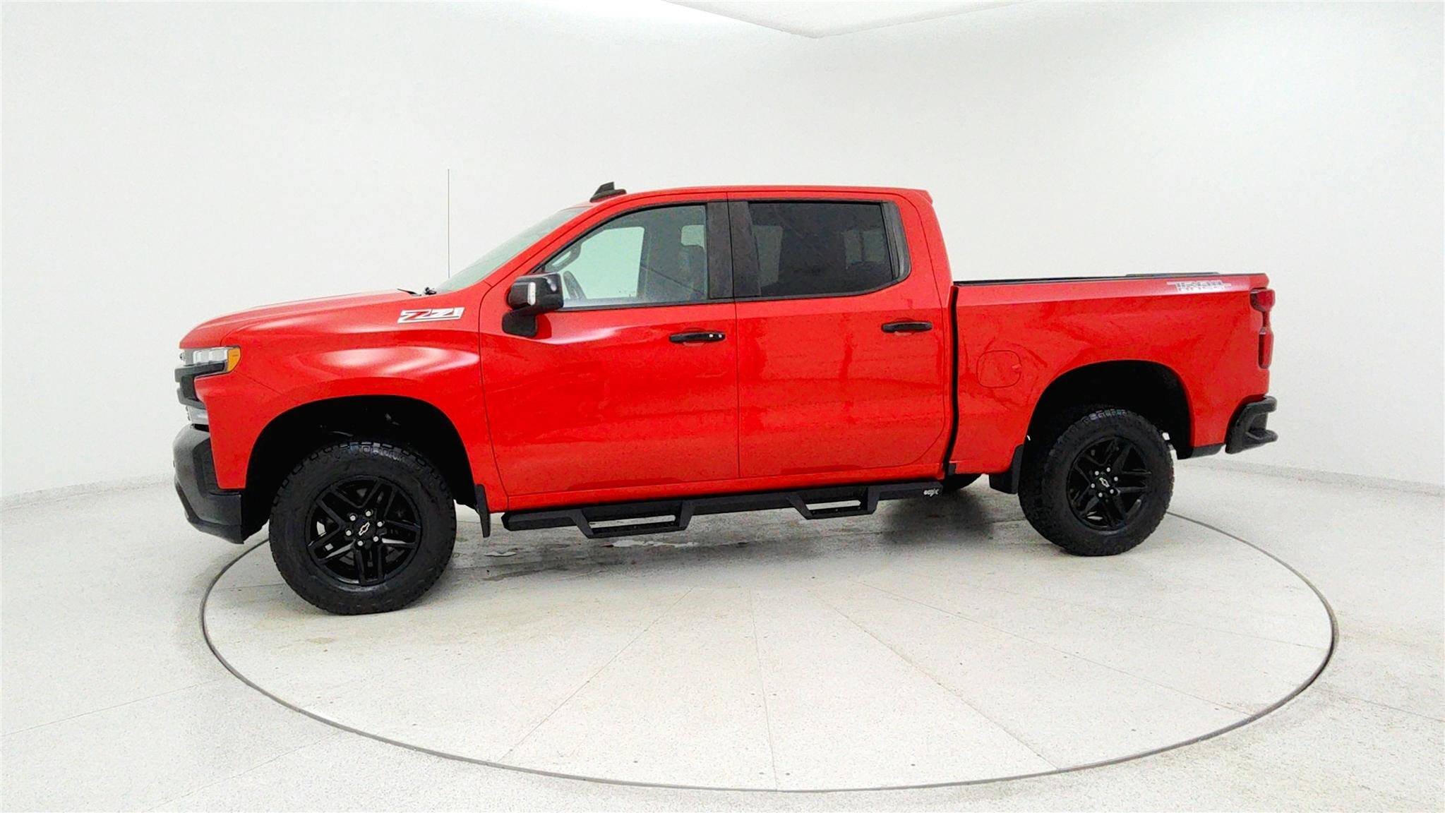 Used 2021 Chevrolet Silverado 1500 LT Trail Boss w/ Convenience Package II AWD/4WD image 2