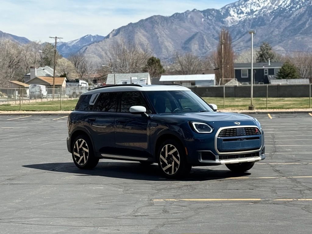 Used 2025 MINI Cooper Countryman S w/ Comfort Package Max image 3
