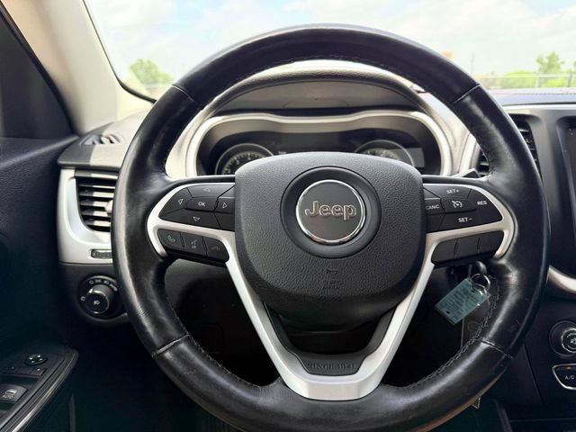 Used 2015 Jeep Cherokee Trailhawk w/ Cold Weather Group AWD/4WD image 19