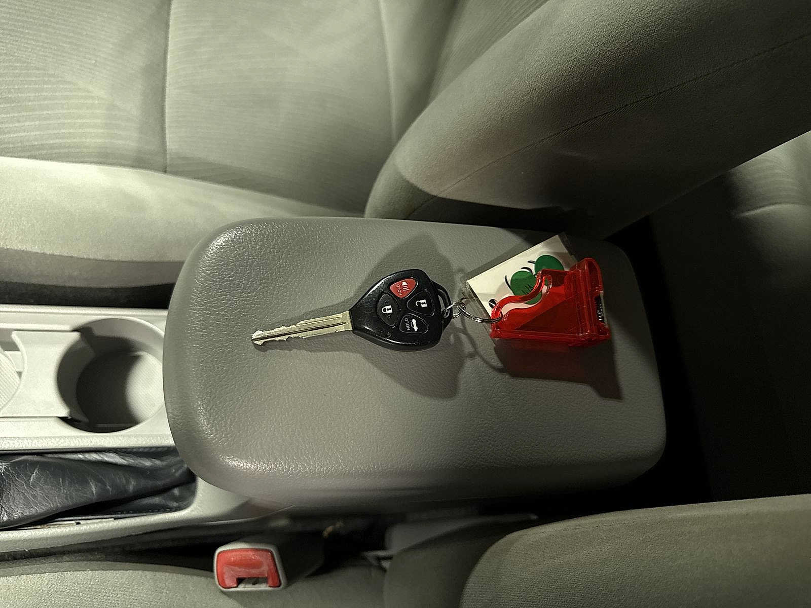 Used 2013 Toyota Corolla LE FWD image 30