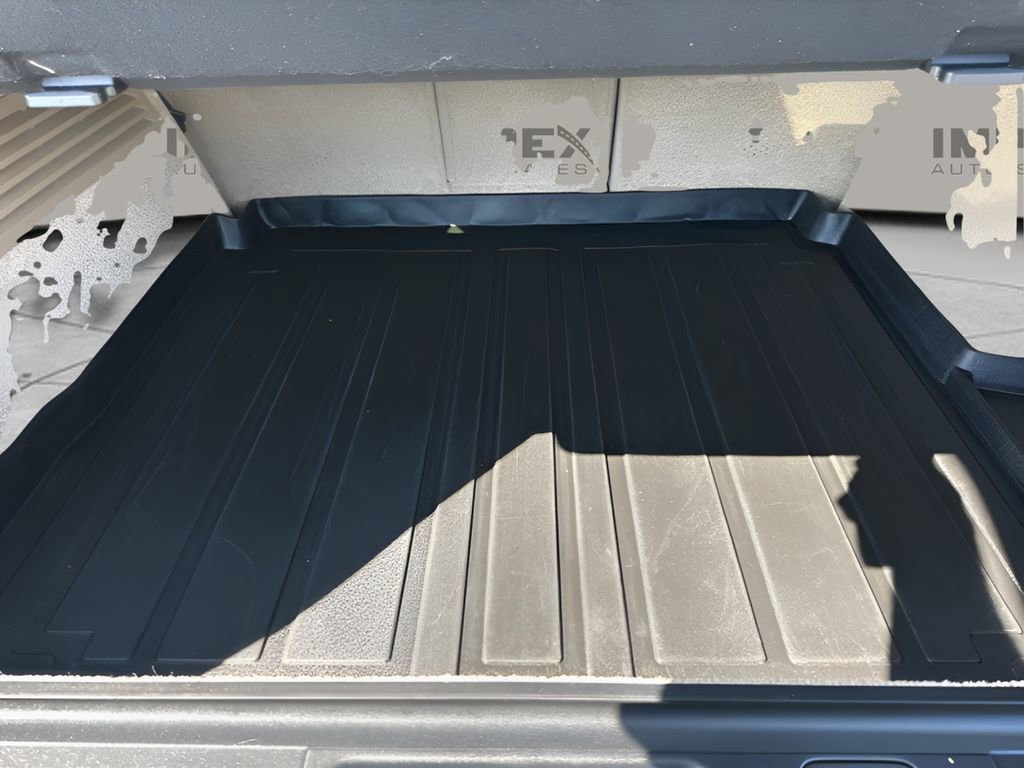 Used 2016 Land Rover Range Rover HSE image 30