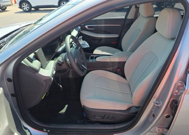 Certified 2026 Hyundai Sonata SEL FWD image 6