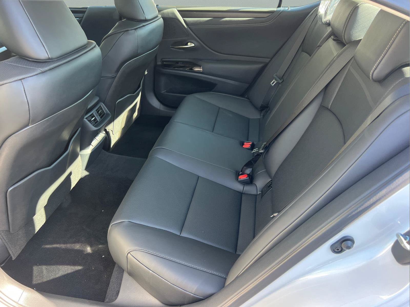 Used 2025 Lexus ES 350 w/ Premium Package FWD image 15