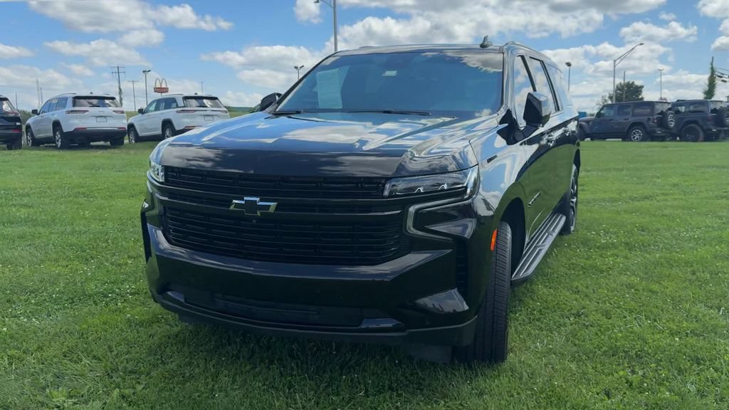 Used 2024 Chevrolet Suburban RST w/ Luxury Package AWD/4WD image 2