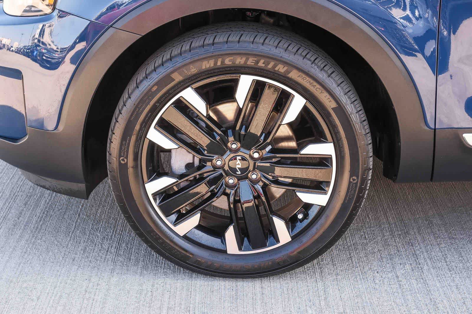 Used 2024 Kia Telluride SX w/ Towing Package AWD/4WD image 8