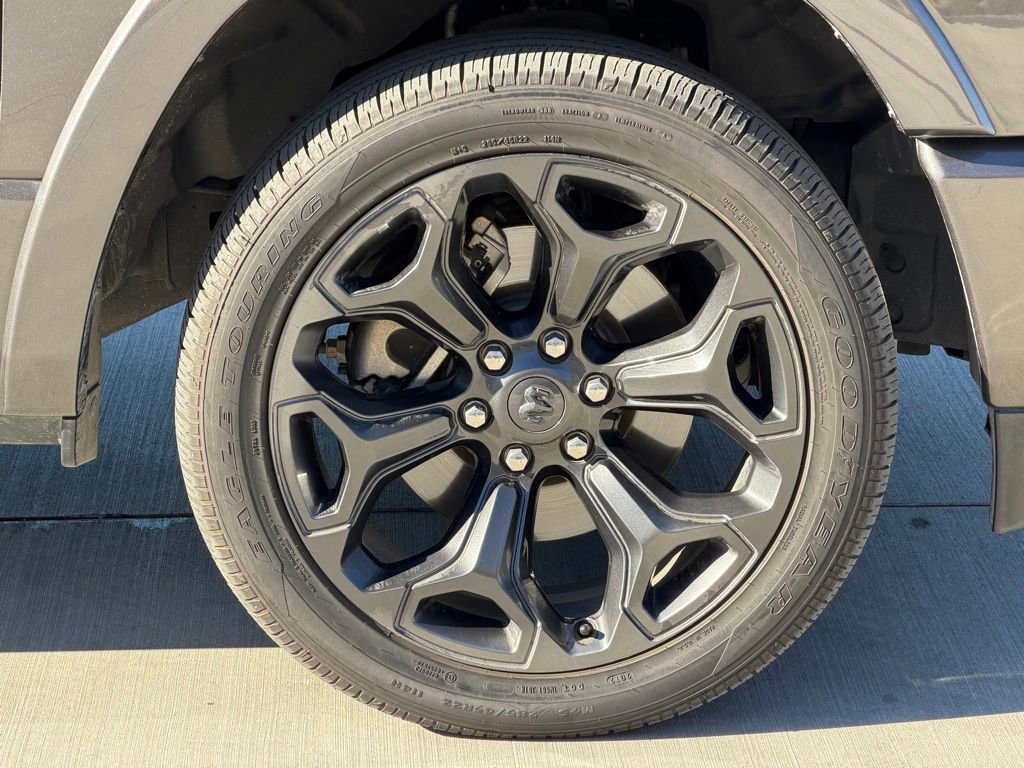 Used 2021 RAM 1500 Limited w/ Night Edition image 7