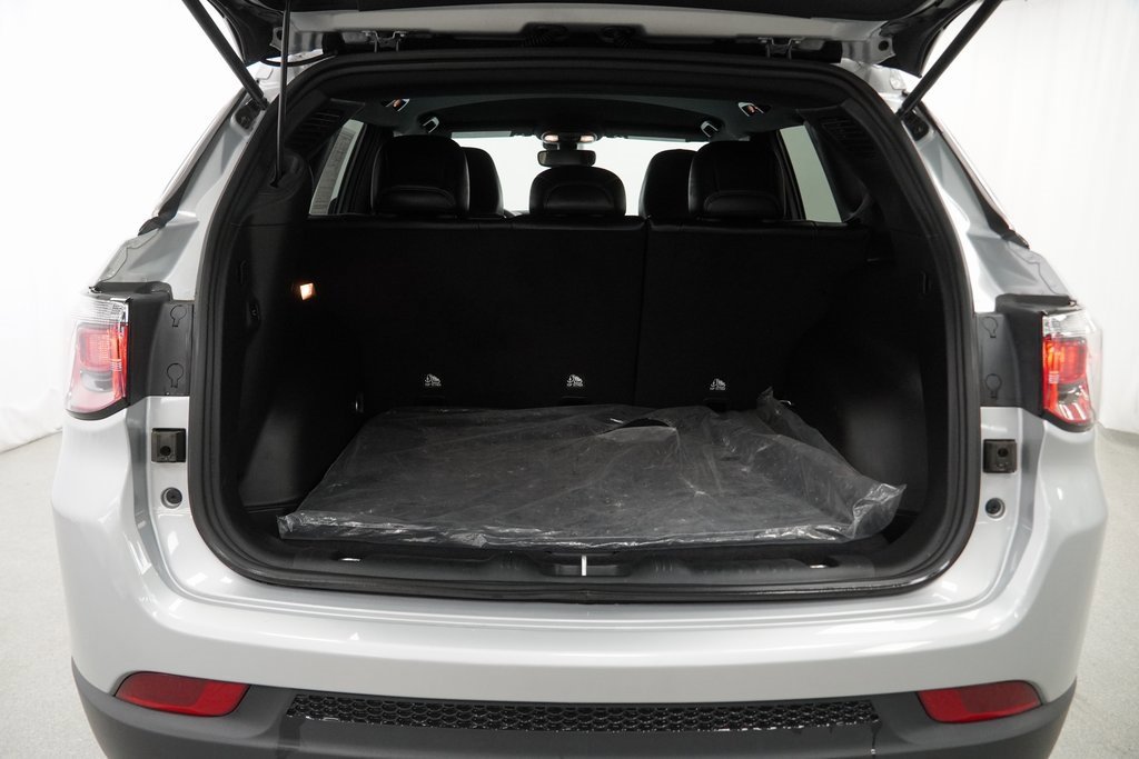 Certified 2025 Jeep Compass Latitude w/ Convenience Group image 42