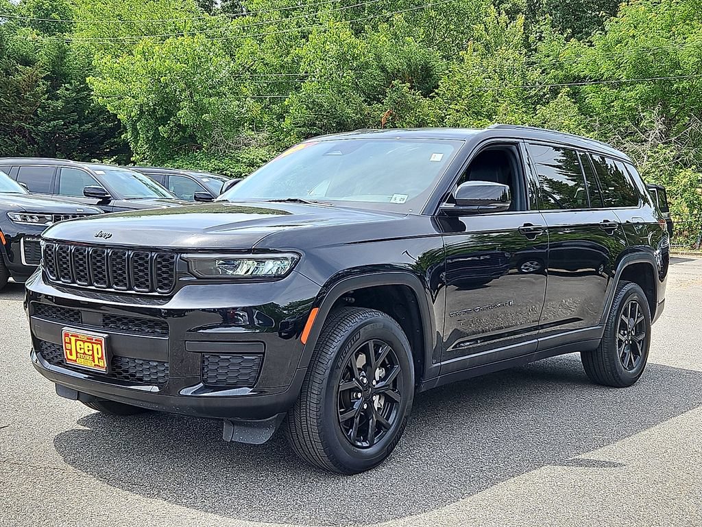Certified 2024 Jeep Grand Cherokee L Altitude AWD/4WD image 3