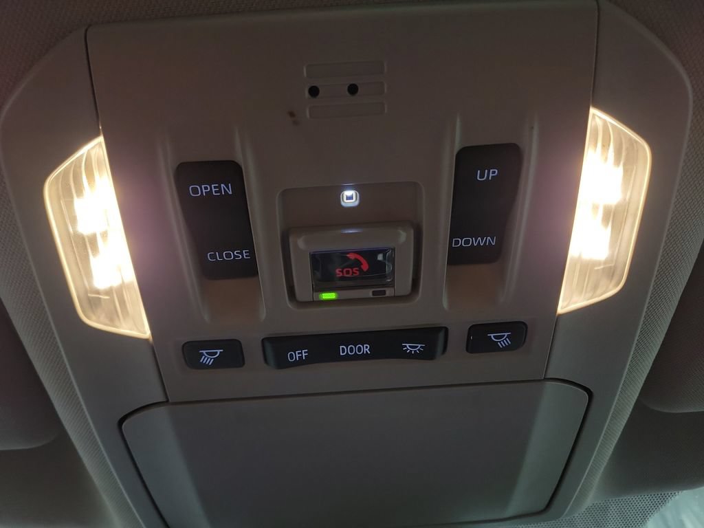 Used 2023 Toyota Highlander XLE AWD/4WD image 24