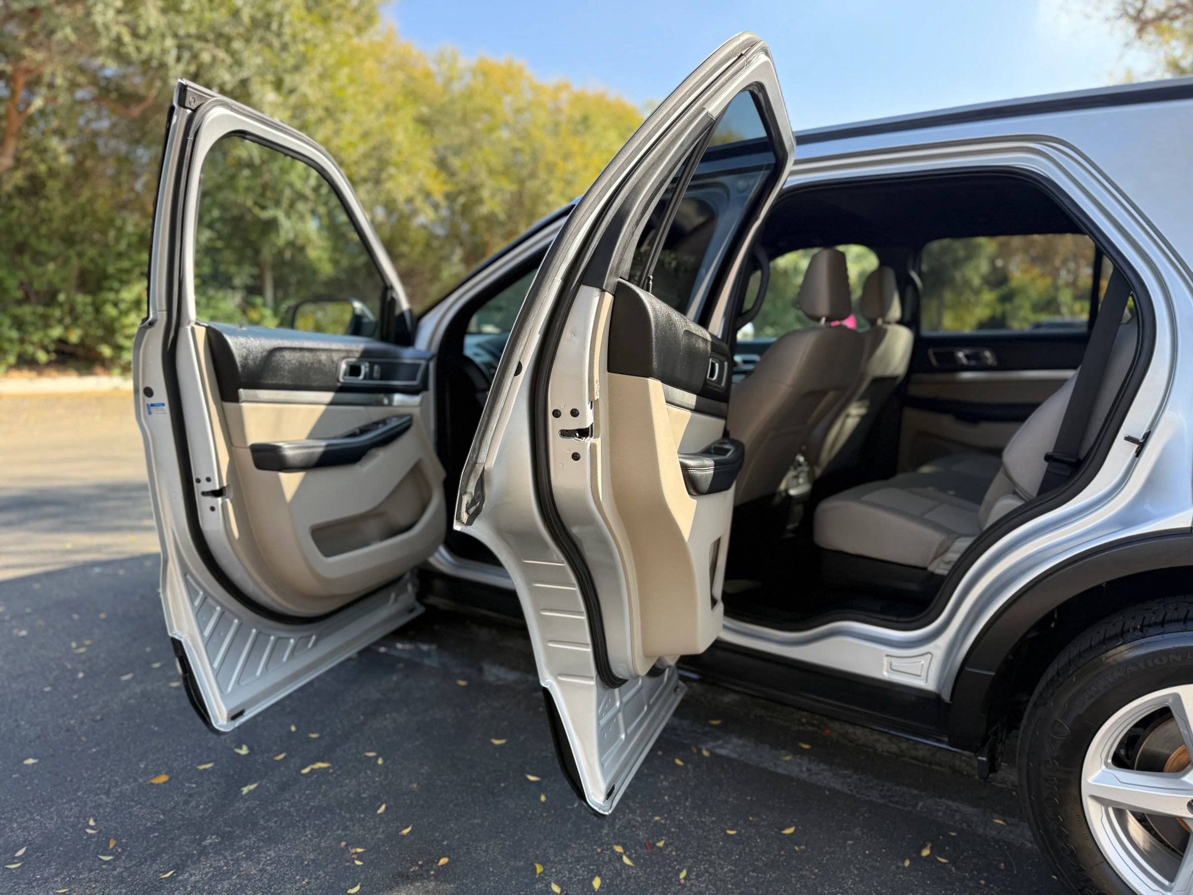 Used 2019 Ford Explorer XLT w/ Equipment Group 201A image 24