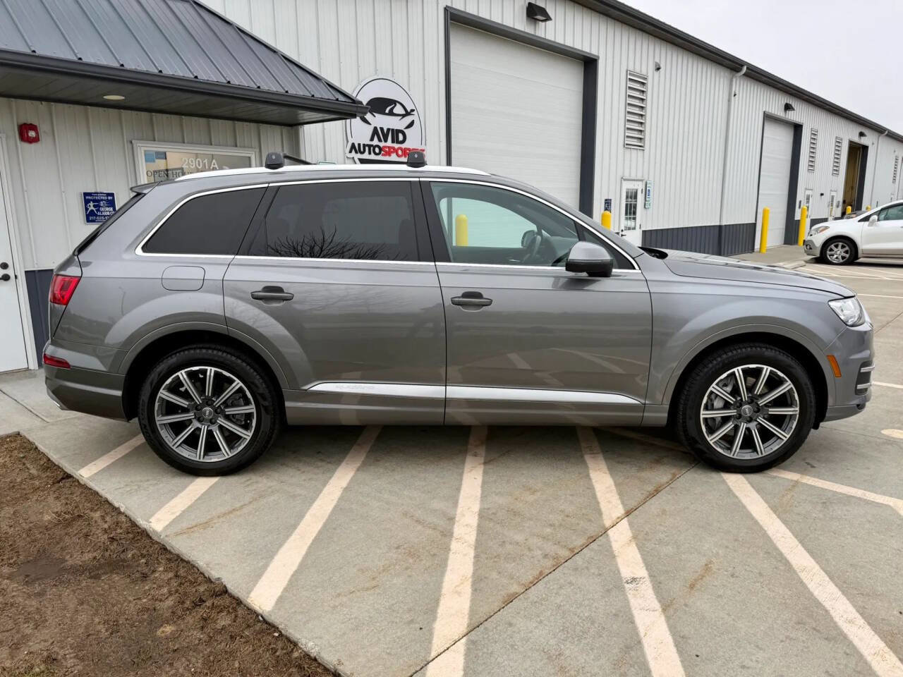 Used 2017 Audi Q7 3.0T Premium Plus image 9