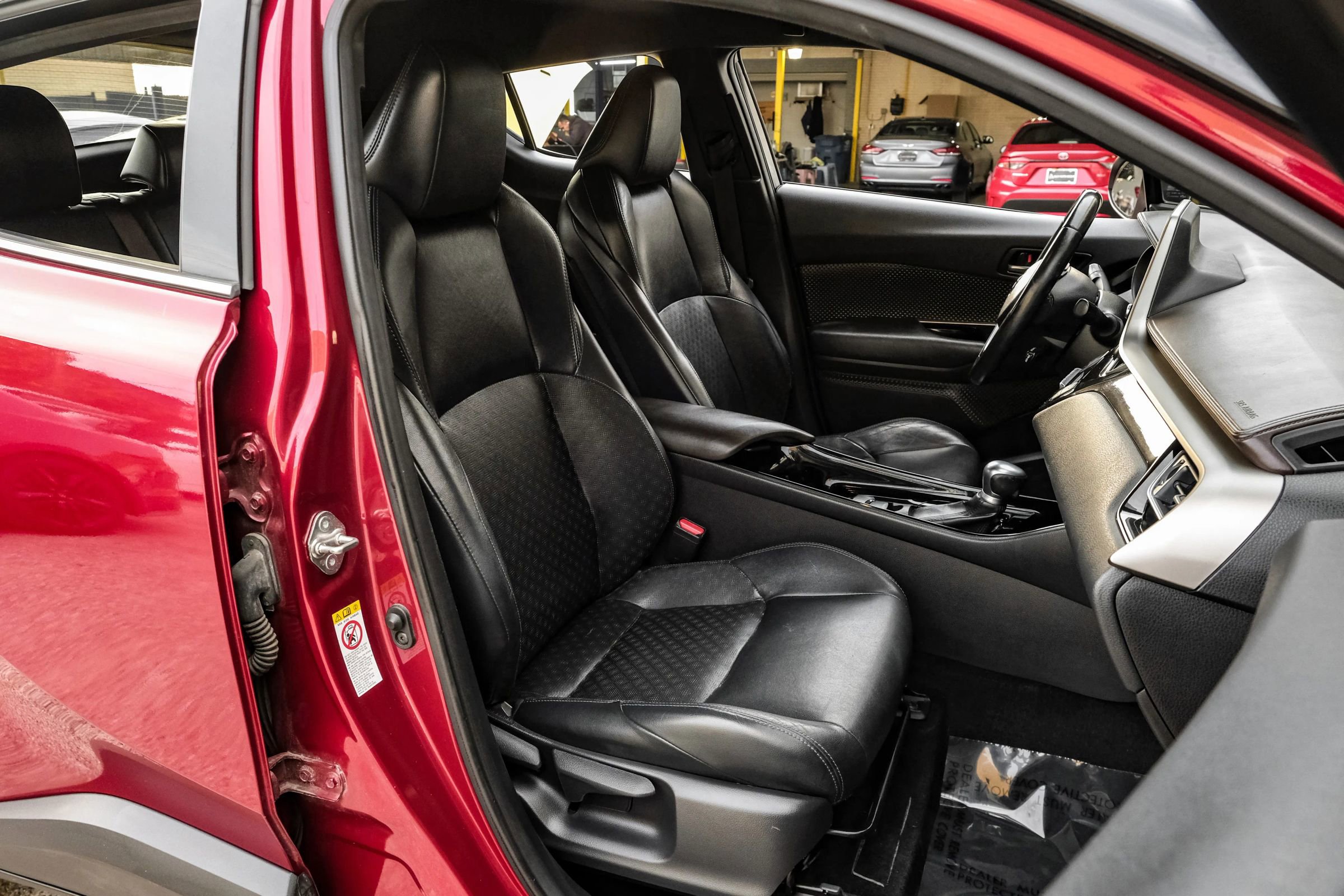 Used 2019 Toyota C-HR Limited image 33