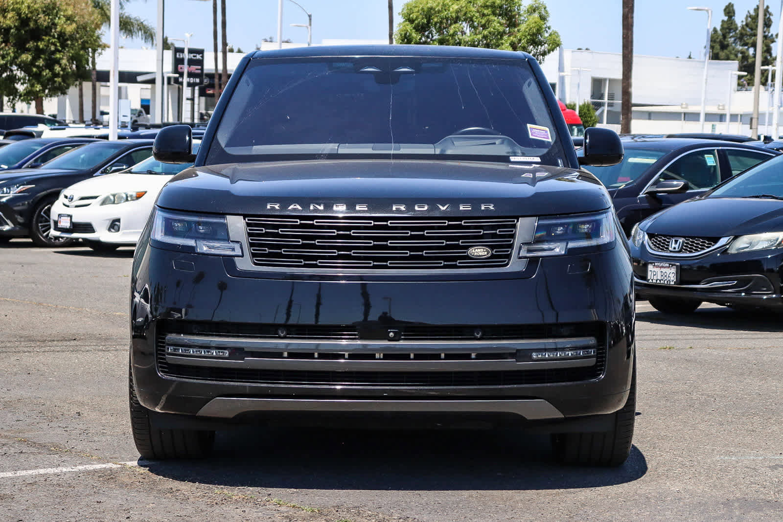 Used 2023 Land Rover Range Rover SE AWD/4WD image 2