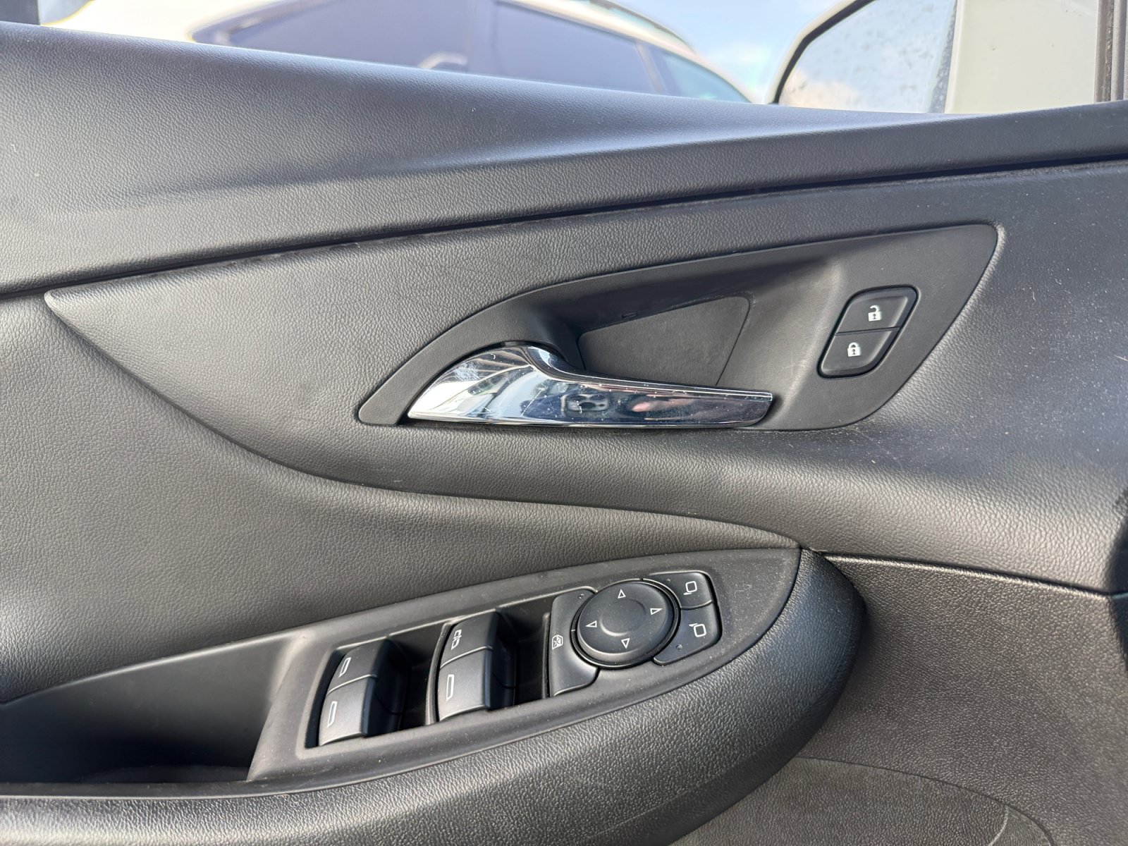 Used 2016 Chevrolet Volt Premier w/ Driver Confidence Package FWD image 17