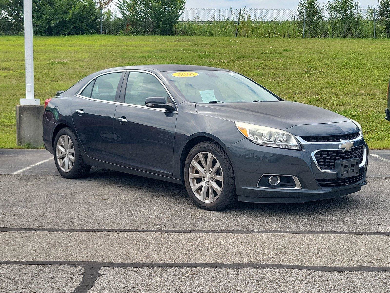 Used 2016 Chevrolet Malibu LTZ FWD image 2