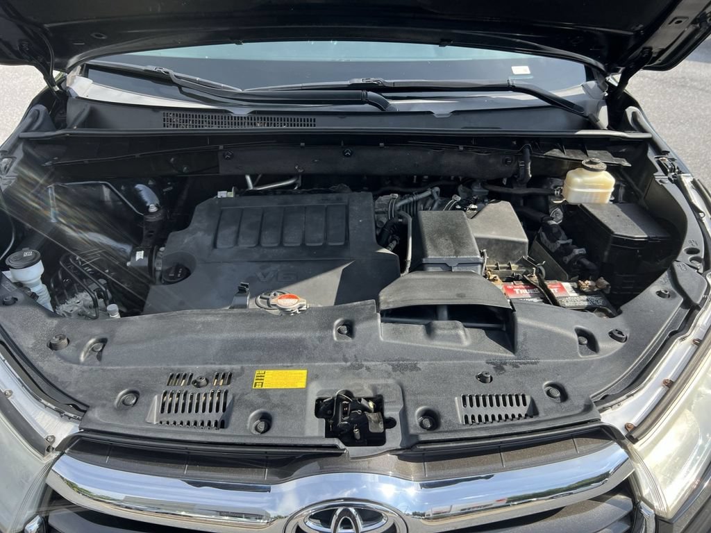 Used 2016 Toyota Highlander XLE AWD/4WD image 28