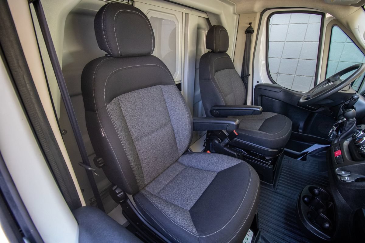 Used 2018 RAM ProMaster 3500 w/ Premium Appearance Group FWD image 16