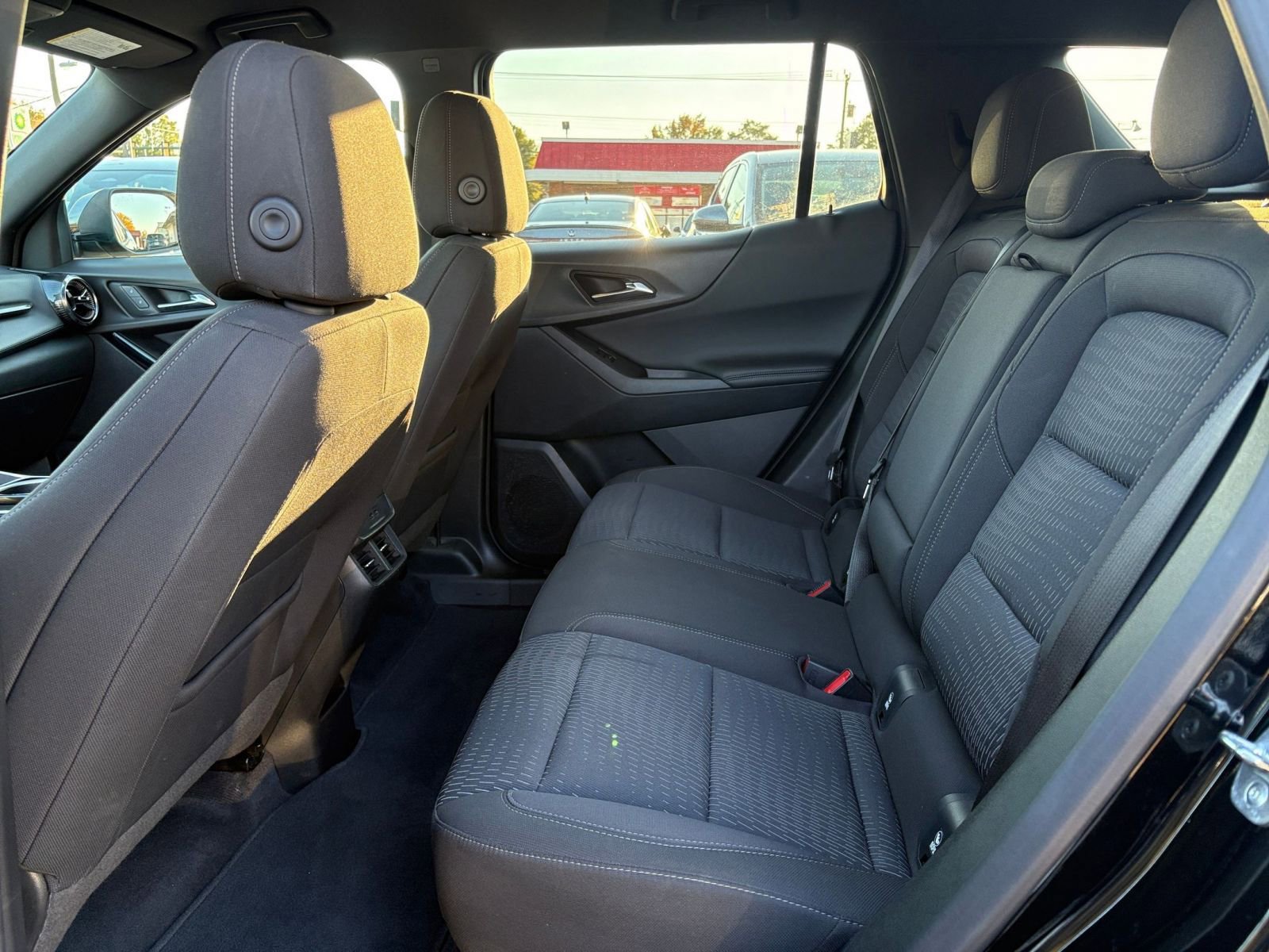 Used 2025 Chevrolet Equinox LT image 24