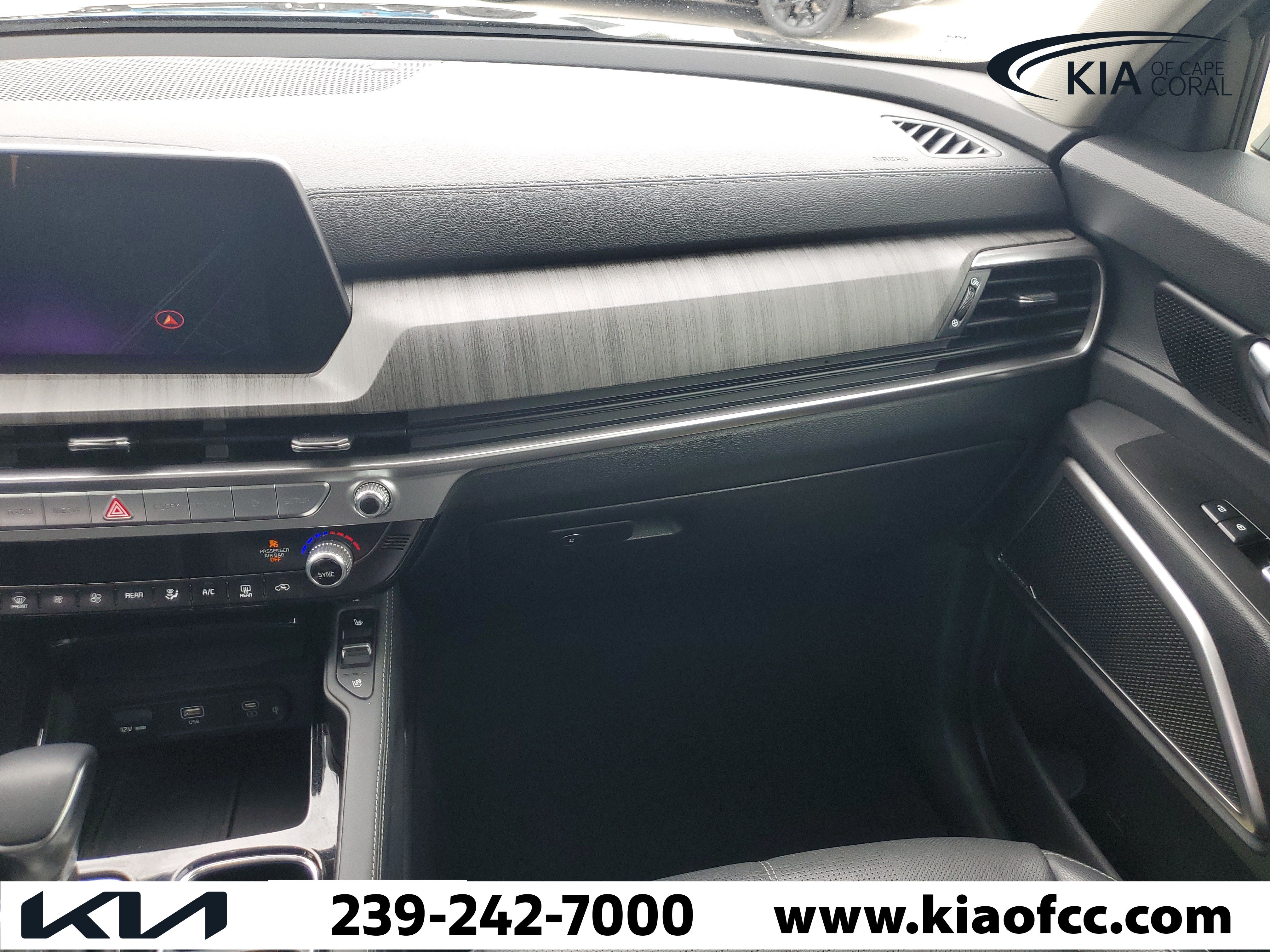 Certified 2024 Kia Telluride EX w/ EX Captain's Chair Package FWD image 20