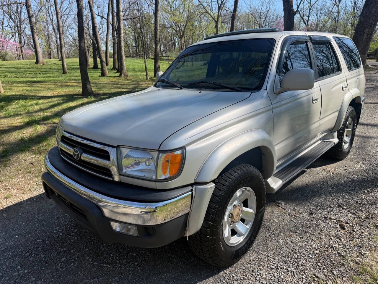 Used 2000 Toyota 4Runner SR5 AWD/4WD image 6