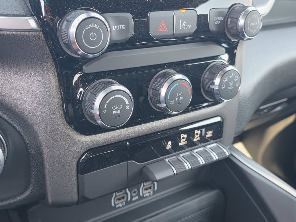 New 2026 RAM 1500 Big Horn w/ Night Edition AWD/4WD image 16