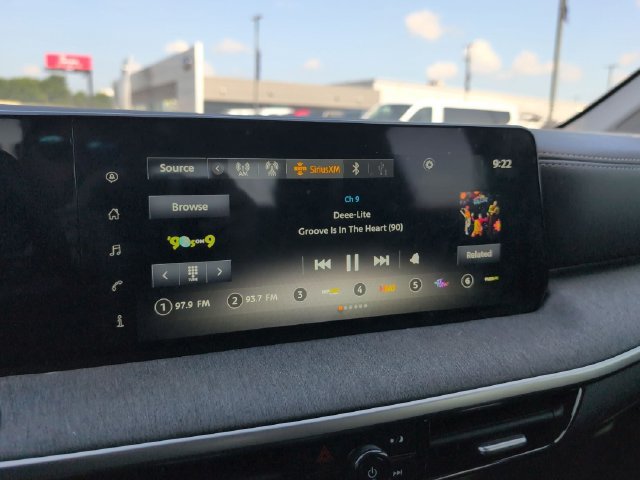 Used 2025 Nissan Kicks SV FWD image 27