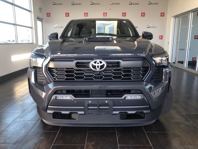 Used 2024 Toyota Tacoma TRD Sport image 2