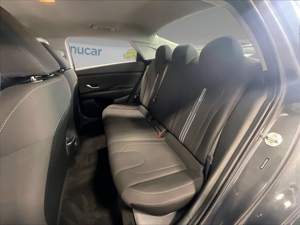 Used 2023 Hyundai Elantra SEL FWD image 15