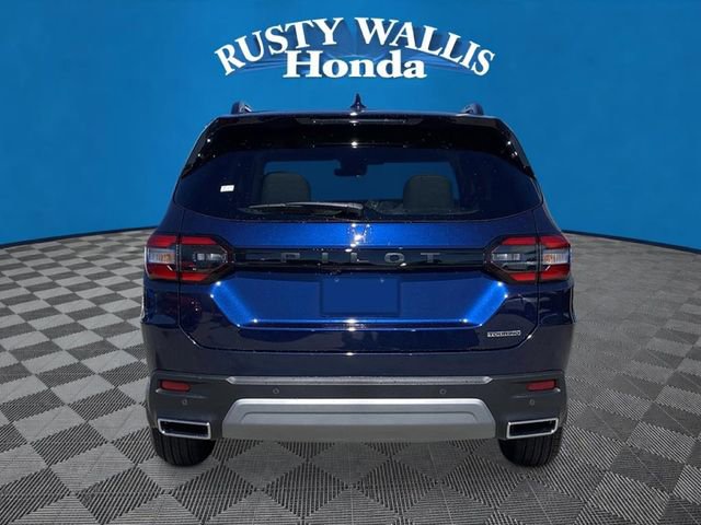 New 2025 Honda Pilot Touring image 3