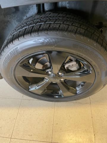Used 2018 Jeep Cherokee Latitude w/ Altitude Package image 20