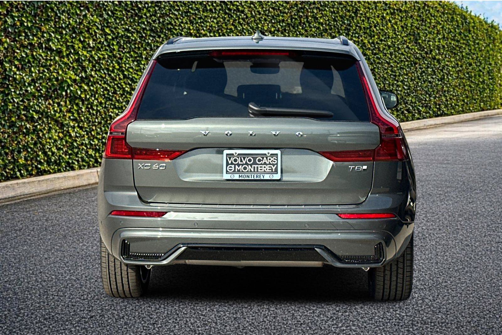 New 2026 Volvo XC60 T8 Plus w/ Climate Package PRO AWD/4WD image 5