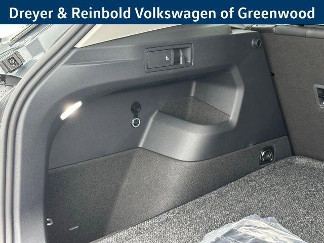 New 2026 Volkswagen Tiguan SE image 32